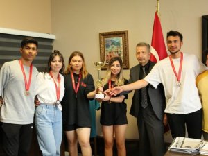Dpü Öğrenci Toplulukları Sağlık İçin Voleybol Turnuvasında