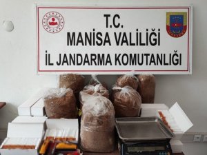 Pazar Yerinde Bandrolsüz Tütün Satarken Yakalandı