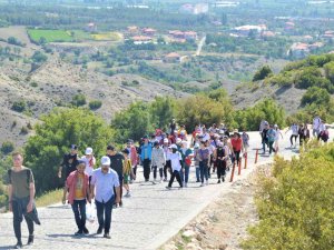 Burdurlu Doğa Severler Antik Kente Yürüyüp Mesire Alanında Stres Attı