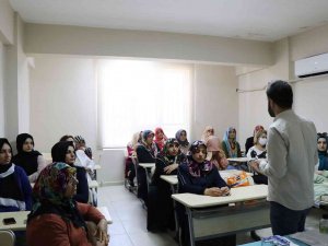 Millet Evlerindeki Kursiyerlere Uzman Semineri