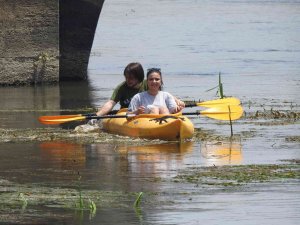 Çevreci Gençler Kano İle Tunca Nehri’ndeki Çöpleri Topladı