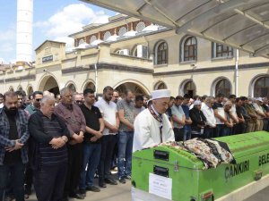 Antalya’daki Feci Kazada Ölen Derya Öğretmen Ve Kızı Defne Son Yolculuğuna Uğurlandı
