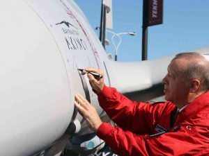 Cumhurbaşkanı Erdoğan, Aliyev İle Birlikte Teknofest Stantlarını Ziyaret Etti