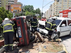 Nizip’te Araçlar Çarpıştı: 2 Yaralı