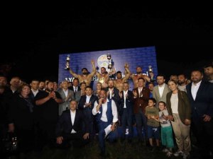 Kaş Belediyesi 1.yağlı Güreşleri’nde Başpehlivan İ̇smail Balaban Oldu