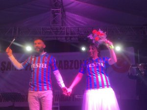 Trabzonspor’un Şampiyonluk Kutlamasında Nikah Yaptılar