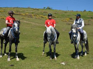 2 Bin Rakımlı Yaylada Atlı Safari