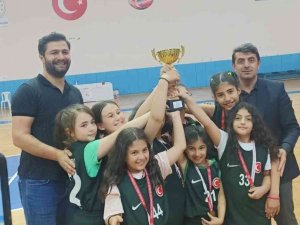 Minik Basketbolcuların Gözü Yükseklerde