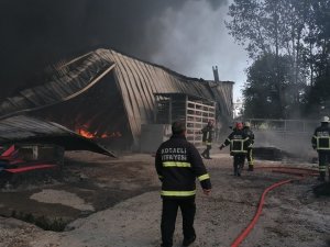 Kocaeli’de Fabrikada Yangın