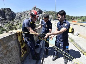 Ankara İ̇tfaiyesi’nden Gerçeğini Aratmayan Arama Kurtarma Tatbikatı