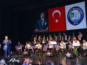 Salihli’de ‘Yurdumun Türküleri’ Konserine Büyük İlgi