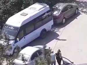 Maddi Hasarlı Kaza Yapan Kadın Sürücü Sinir Krizleri Geçirdi