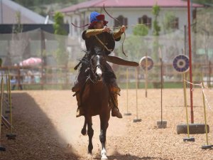 Atlı Okçuluk Ve Atlı Cirit Gösterisi Nefes Kesti