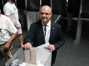 Beşiktaş Başkan Adayı Fuat Çimen Oyunu Kullandı