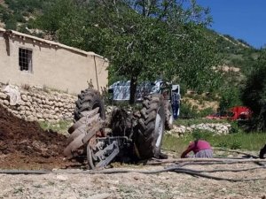 Traktörün Altında Kalan Sürücü Öldü