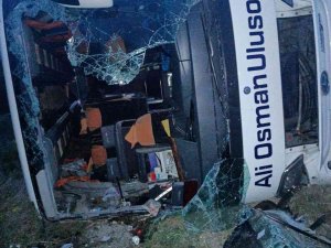 Kontrolden Çıkan Yolcu Otobüsü Devrildi: 27 Yaralı