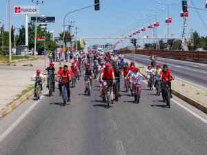 Öğrenciler “Temiz Diyarbakır” İçin Pedal Çevirdi