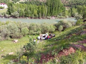 Tunceli’de Otomobil Şarampole Yuvarlandı: 4 Yaralı