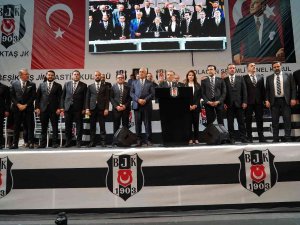 Ahmet Nur Çebi, Yönetimi İle Zafer Pozu Verdi
