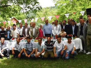 Altınova’da Çilek Tadında Festival