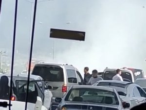 Bursa’da Araç Yandı, Mudanya Yolu Kilitlendi