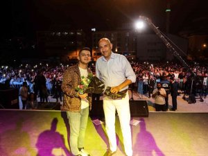 İ̇pekyolu’da Bilal Sonses Rüzgarı