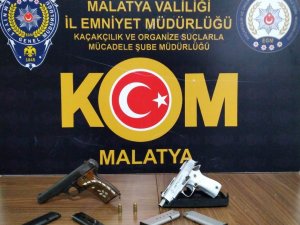 Yolcu Otobüsünde Yastık Arasında Silah Bulundu