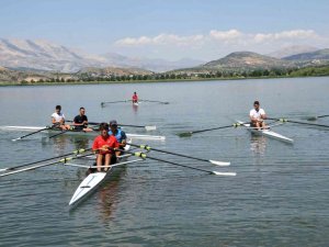 Kürek Milli Takımı Adıyaman’da Kamp Yapıyor