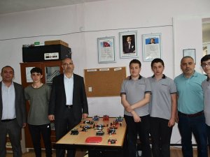 Tosya Mesleki Ve Teknik Anadolu Lisesi ’Robot Yarışması’na İddialı Gidiyor