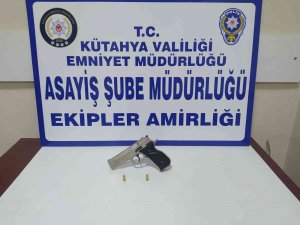 Kütahya’da Şüpheli Şahsın Üzerinde Ruhsatsız Silah Çıktı