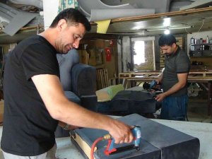 Mobilya Döşemecileri, 6 Bin Tl Maaşla Çalıştıracak Eleman Bulamıyor