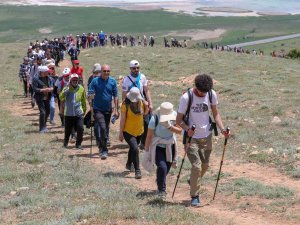 İ̇pekyolu Belediyesinden Doğa Yürüyüşü