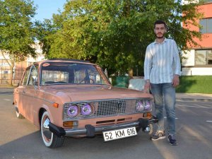 Yıpranmış Halde Satın Aldığı Araca 90 Bin Tl’lik Restorasyon Yaptı: Görenler Hayretle Bakıyor