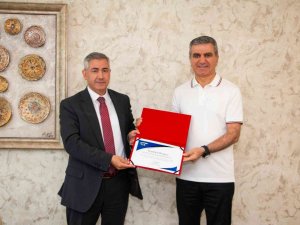 Medical Park’a En Çok Kadın İstihdam Eden Şirket Ödülü