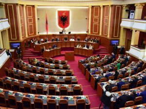 Arnavutluk’ta 3. Tur Cumhurbaşkanlığı Seçimi Adaysız Yapıldı