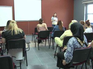 Ev Hanımları E-ticaret İçin İ̇ngilizce Öğreniyor