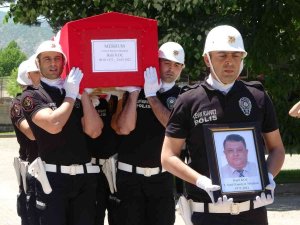 Kalp Krizi Geçirerek Hayatını Kaybeden Emniyet Müdürü, Törenle Uğurlandı