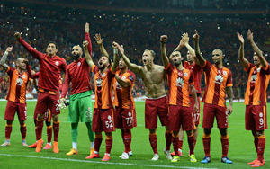 Galatasaray'da şampiyonluk kutlaması ertelendi!