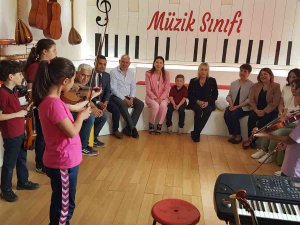 Protokol Üyelerinin Katılımıyla Müzik Sınıfı Açıldı