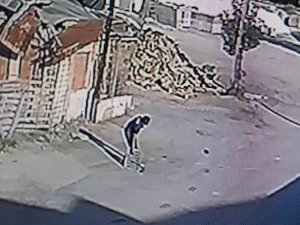 40 Yıllık Rögar Kapağını Çaldılar