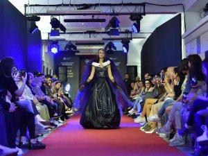 Tekstil Ve Moda Tasarım Öğrencilerinden Defile