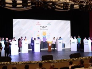 Gençler Bilgide Yarışıyor