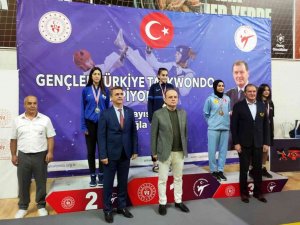 Osmangazili Tekvandocudan Gümüş Madalya