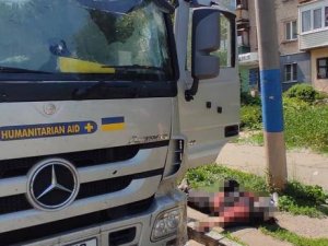 Rusya, Luhansk’ta Tahliye Aracını Vurdu