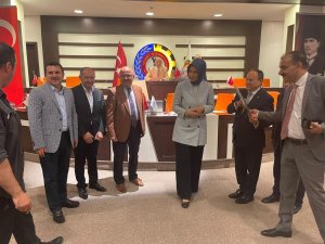 Aev’de Başkan Değişmedi