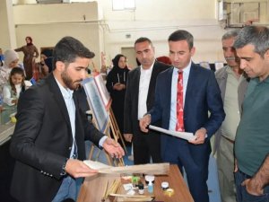 Görsel Sanatlar Öğretmenin Resim Sergisi Yoğun İlgi Gördü