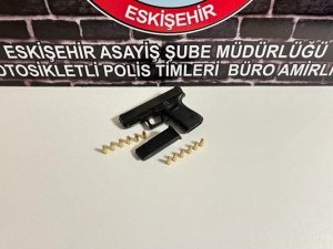 Üzerinden Ruhsatsız Tabanca Çıkan Şahsa Adli İşlem