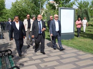 ‘Yoga’ Krizi Bitti, Gözler Belediyenin Parklarındaki Yasaklara Çevrildi