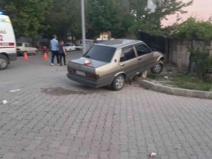 Gediz’de Trafik Kazası: 3 Yaralı
