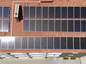 Enerjisini Güneşten Alan Okul: Yüzde 100’e Yakınını Karşılıyor